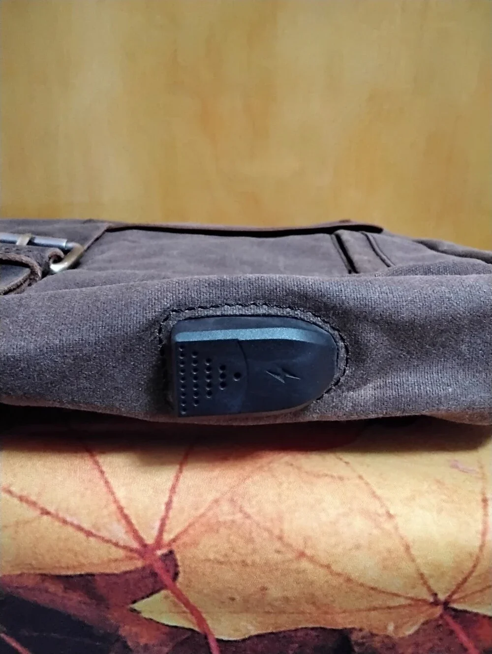 Classic Weathered look Canvas Messenger Bag in Dark Brown NWT